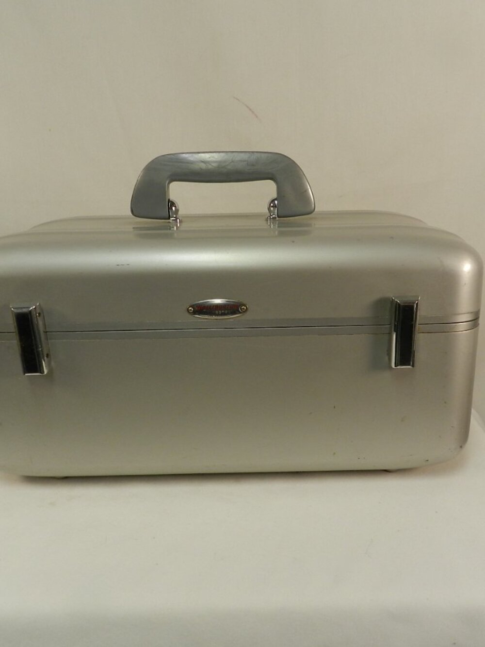 HALLIBURTON 1950's Vintage Aluminum travel Beauty Case Box Container Cosmetic